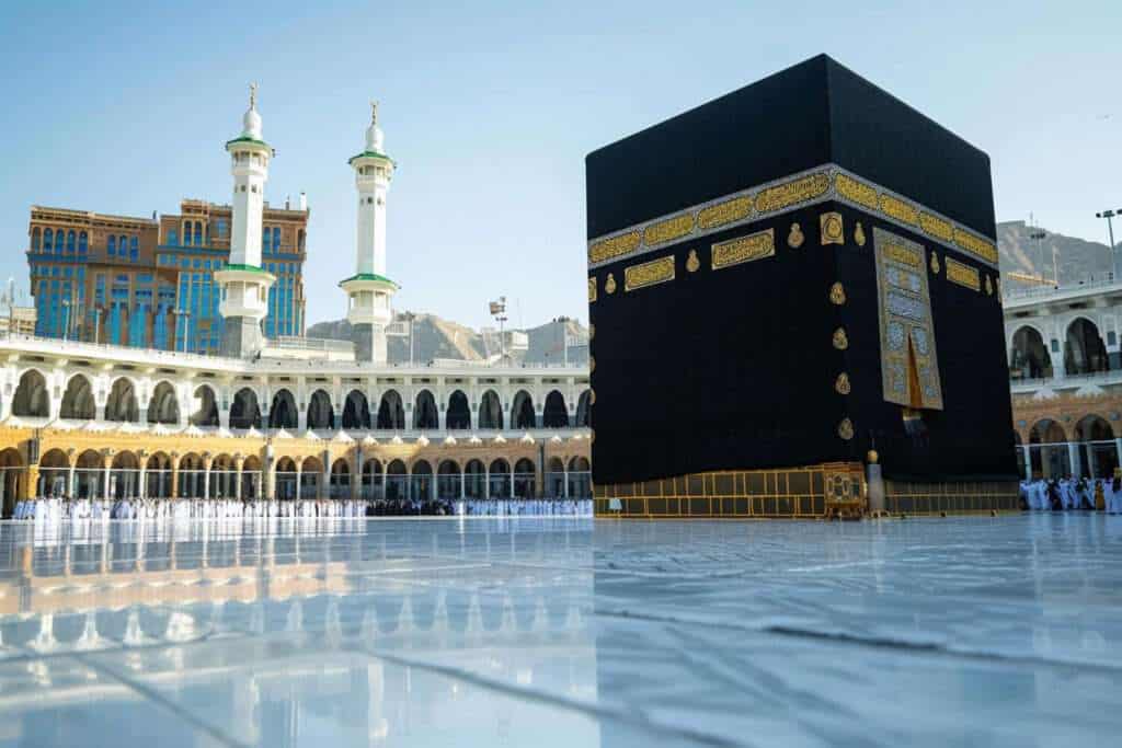 umrah in kaaba with less pilgrims